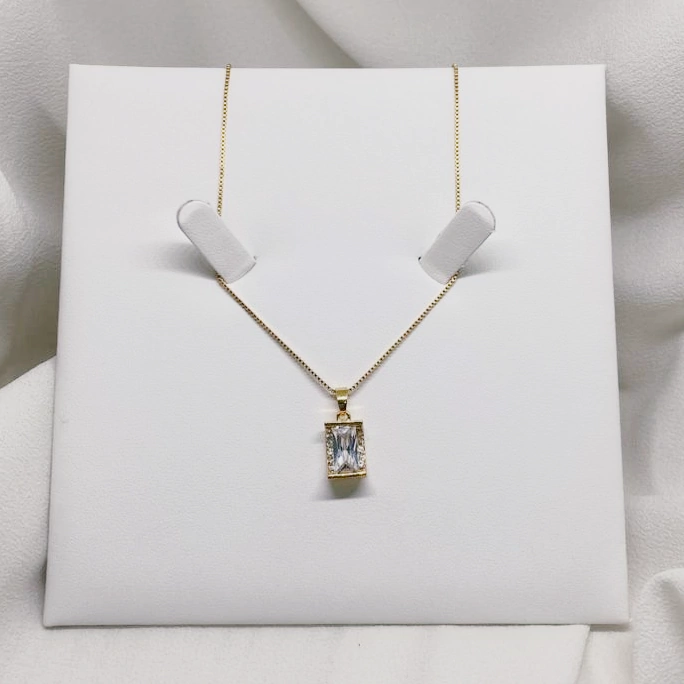 Colar Pedra Geométrica Dourado - 18k — foto 1