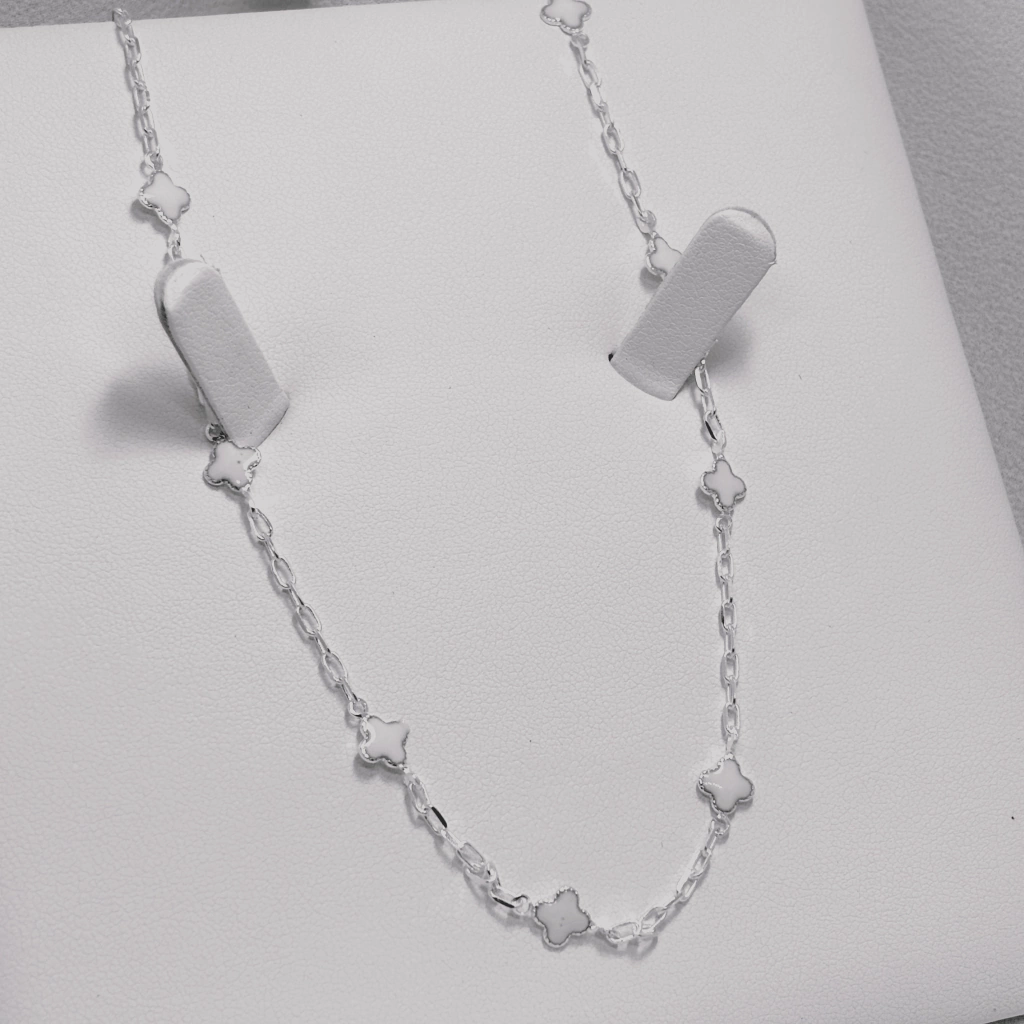 Choker de Trevinhos Brancos — foto 1